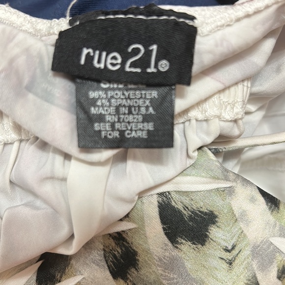 5/$20 Rue 21 Top - Picture 6 of 6